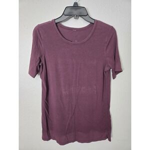 Lululemon Womens Purple Top. Size 6